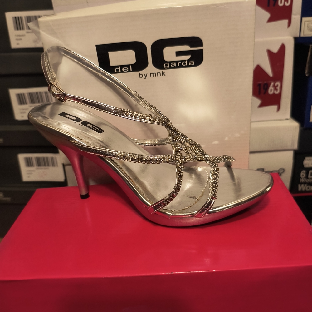 Ladies heels new Spring arrival size 7.5 .
